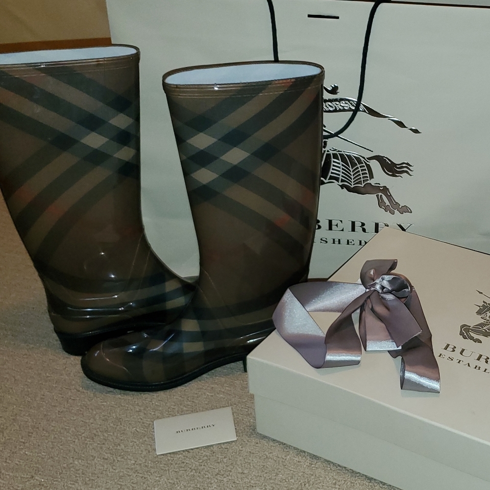 BURBERRY RAINBOOTS